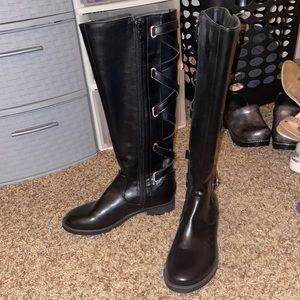 Women’s black boots